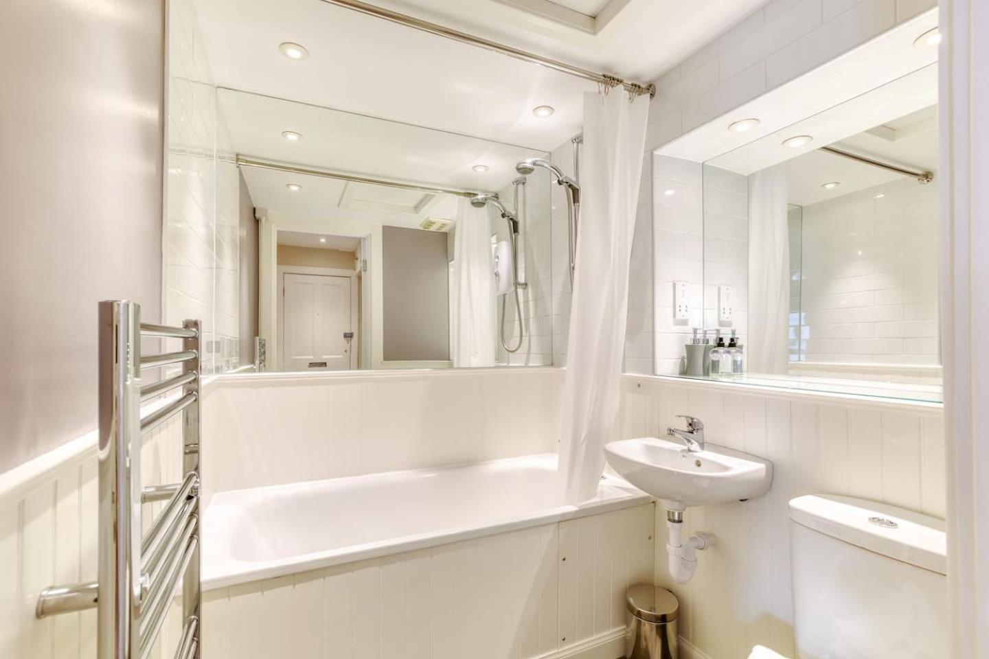 West Port - 2Br In The Heart Of The Old Town Just Off The Grassmarket Единбург Екстер'єр фото