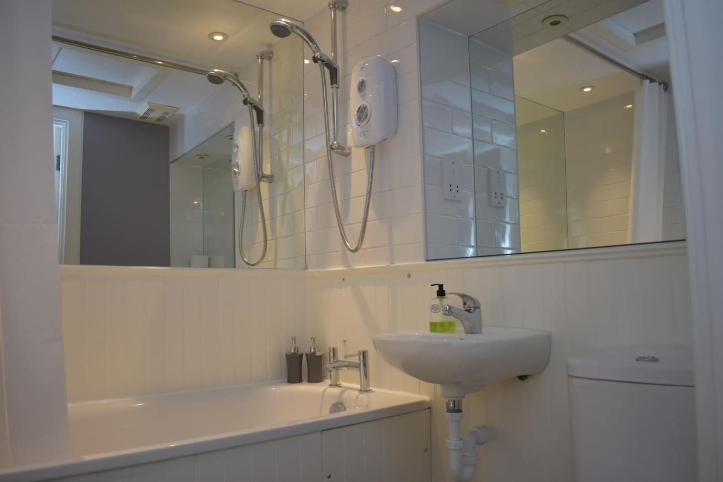 West Port - 2Br In The Heart Of The Old Town Just Off The Grassmarket Единбург Екстер'єр фото