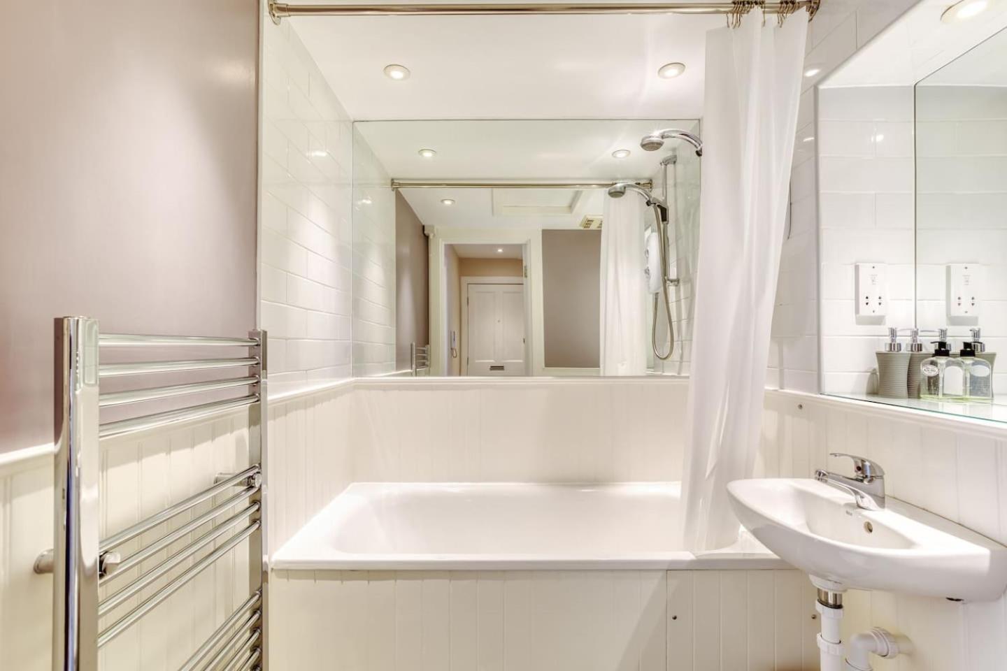West Port - 2Br In The Heart Of The Old Town Just Off The Grassmarket Единбург Екстер'єр фото